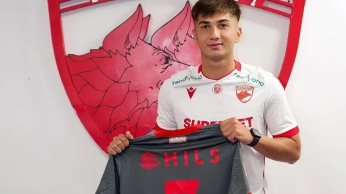 Alexandru-Musi-a-primit-felicitari-din-partea-lui-Catalin-Cirjan-dupa-ce-a-semnat-cu-Dinamo-e1749663867316